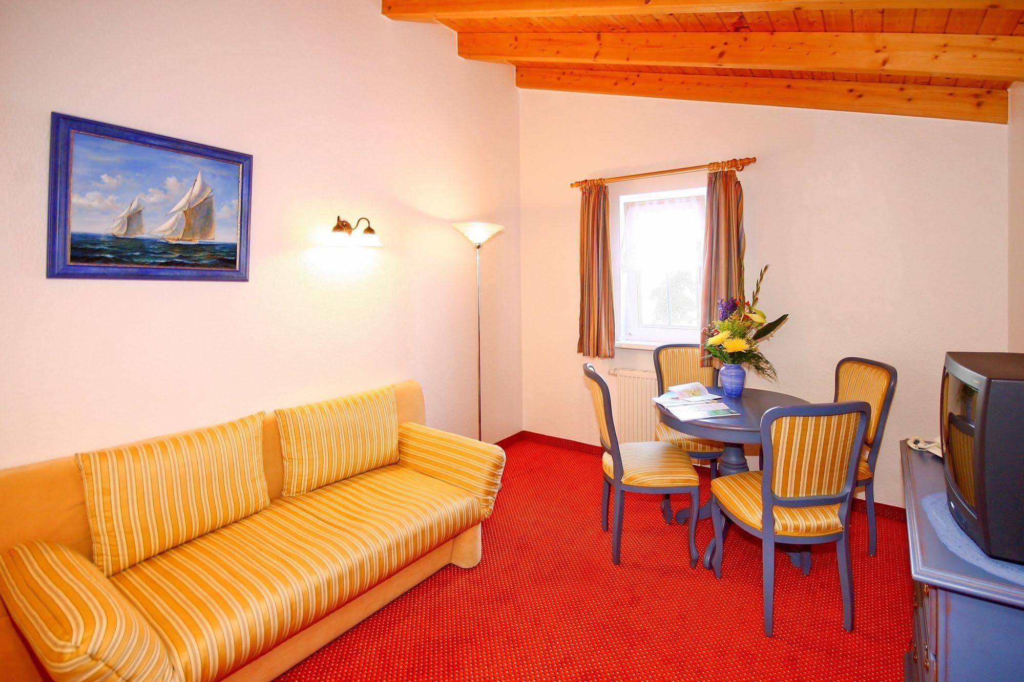 בינץ Hotel Garni Getreuer Eckart מראה חיצוני תמונה